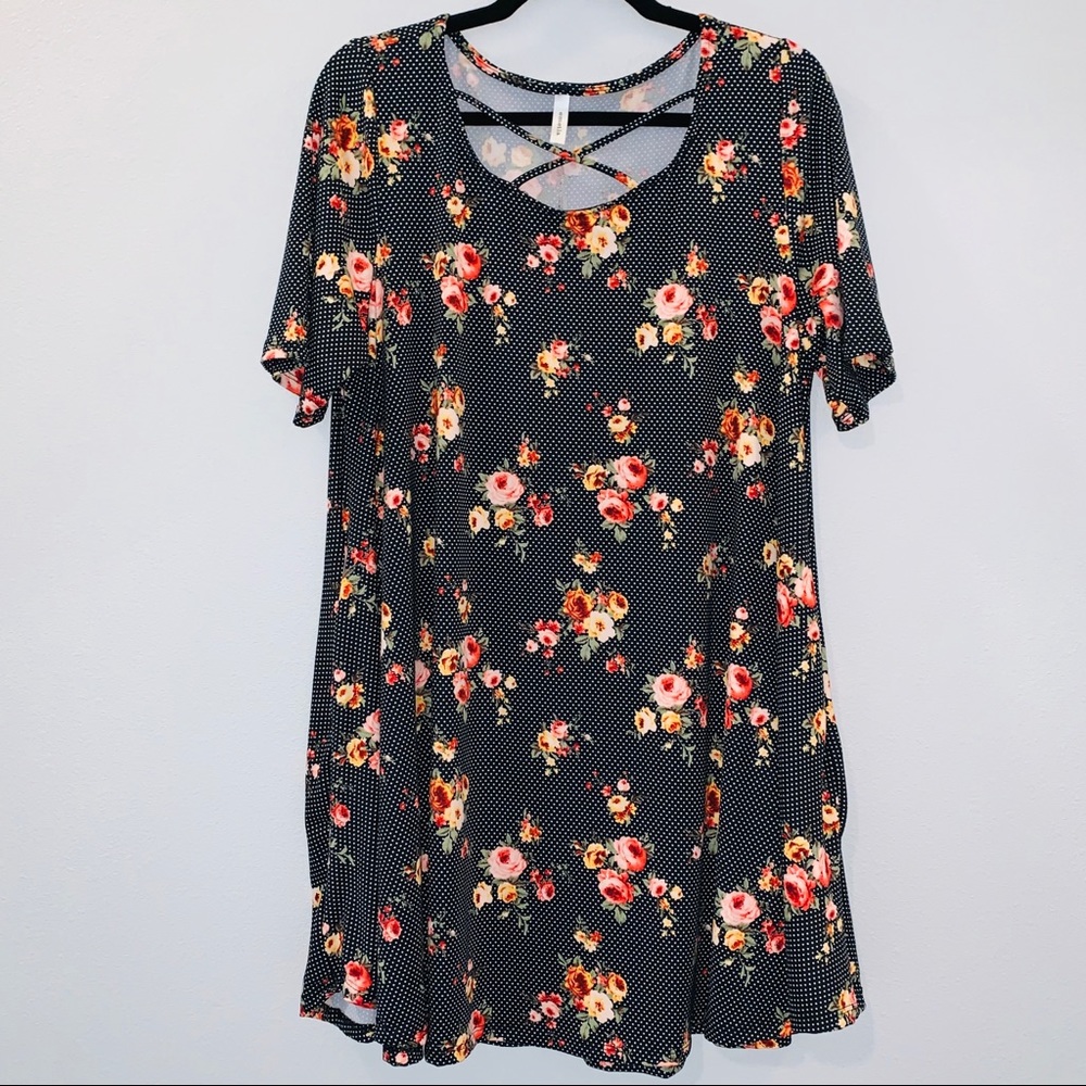 Emetla Plus Size Polka Dot Floral Tunic